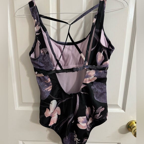 Women’s all in motion one piece swimsuit. Size medium. - Picture 3 of 5